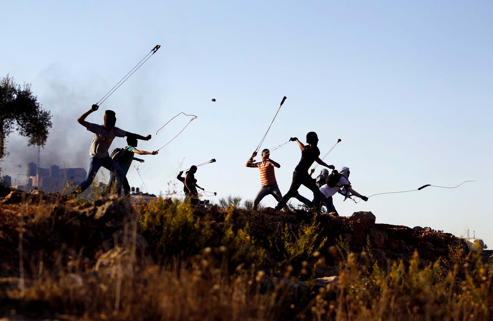 Palestinesi contro soldati israeliani, Beitunia-Ramallah, ottobre 2013