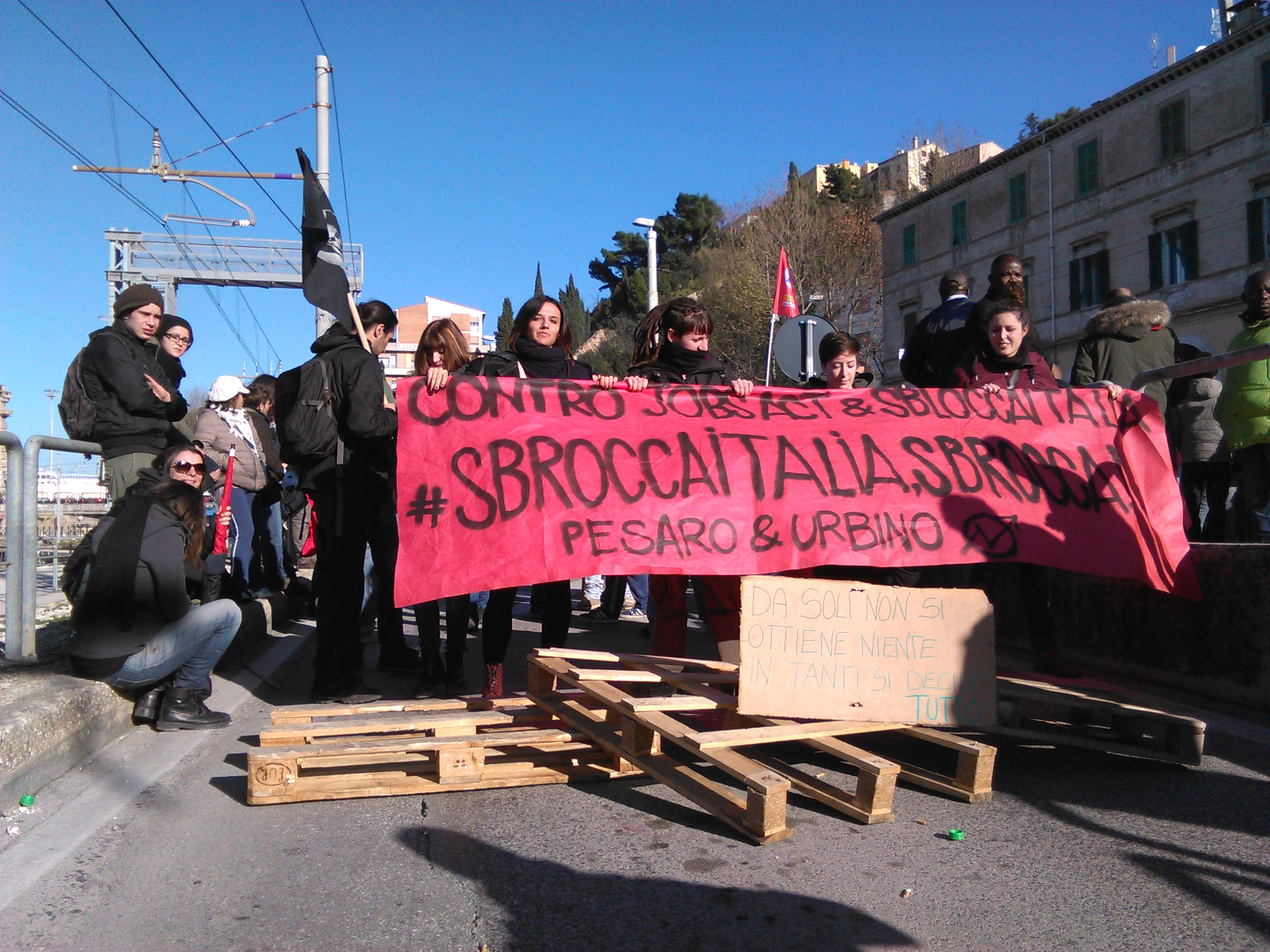 Studenti di Urbino contro lo Sblocca Italia, Ancona, 12 dicembre 2014